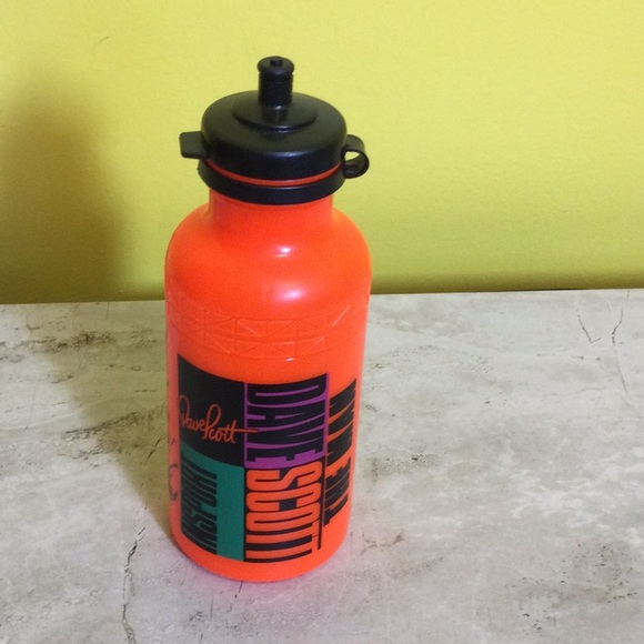 NWOT 1994 Ironman Dave Scott autographed orange water bottle - Picture 2 of 5